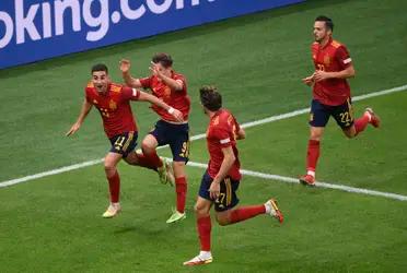 Desde su debut con la selección hace poco más de un año ha sido titular 16 veces de 21 partidos y ya lleva 12 goles para nuestra selección. Ni él se hubiera imaginado hace un año atrás lo que está logrando con España y sin dudas nos toca disfrutar de su buen momento.