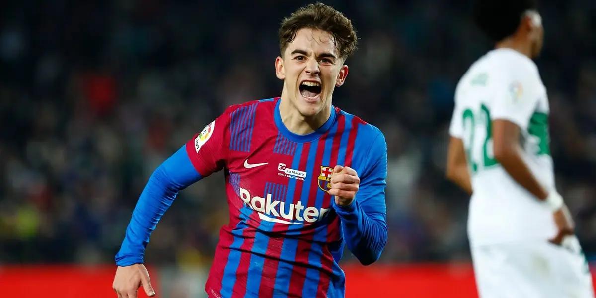 Desde su infancia, Gavi ya tuvo la oportunidad de formarse en el Real Madrid o el Atlético de Madrid, pero finalmente le dijo a su padre que él quería jugar para el FC Barcelona.