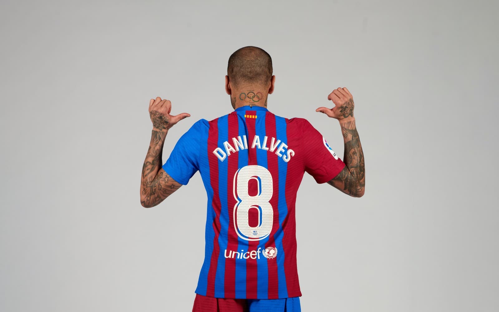 Desde varios sectores del planeta fútbol fue celebrado el arribo de Dani Alves al Barcelona. A los 38 años, el brasileño retornó a Camp Nou por un motivo muy particular.