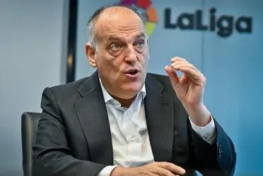 Después de 7 años el Banco Santander dejaría de ser el main sponsor de La Liga. Y aunque aún no se sabe la identidad del nuevo patrocinador, se estima que pagaría 20 millones de euros más que el actual.