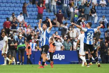 Después de la traumática derrota durante la semana ante Sheriff, por la Champions League y en el estadio Santiago Bernabéu, el Real Madrid perdió hoy en su visita al Espanyol de Barcelona y comparte la punta con Atlético Madrid, en el marco de la octava fecha de La Liga española de fútbol.