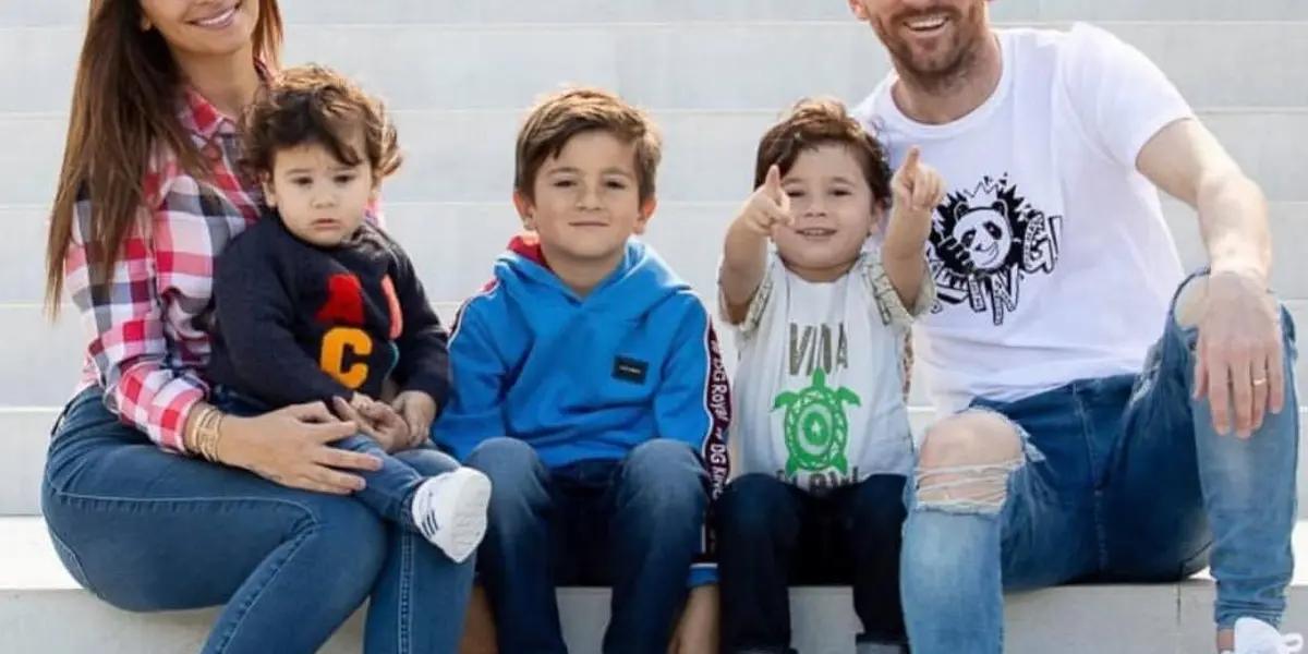 Después de la victoria de ayer, siendo una de las figuras principales del equipo, el argentino se tomo su día libre para jugar en su casa con sus hijos. Su esposa Antonela grabó el momento y lo subió a sus redes sociales.