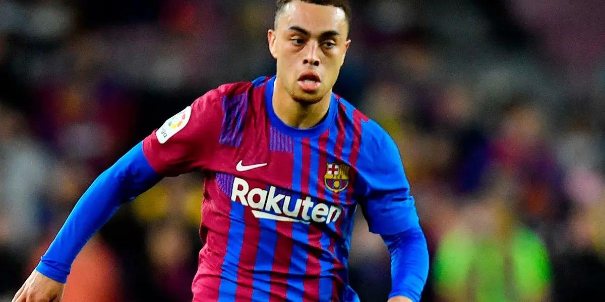 Dest podría marcharse del Barcelona para vestir la camiseta del Chelsea.