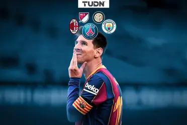 Días antes de la desvinculación de Messi con el FC Barcelona, Ángel Di María, subió una foto a sus redes acompañado de sus compañeros del PSG y Messi, por lo que rápidamente se generó un revuelo en el mundo pensando que pudo haber sido una señal de una futura compra.