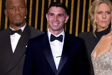 Dibu Martínez fue abucheado por los hinchas franceses, presentes en la gala del Balón de Oro, cuando recibió su premio al mejor portero