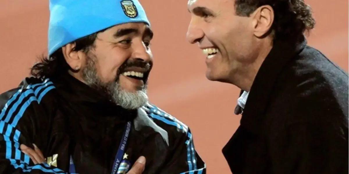 Diego Armando Maradona, entrenador de Argentina, y Oscar Ruggeri