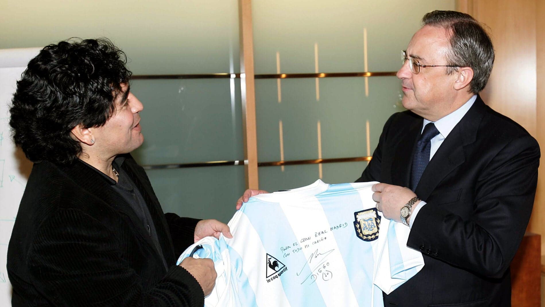 Diego Armando Maradona tenía un ojo único para ver el talento emergente. Por eso no dudó en recomendarle a Florentino Pérez que contrate a Mbappé para el Real Madrid...cuatro años atrás!