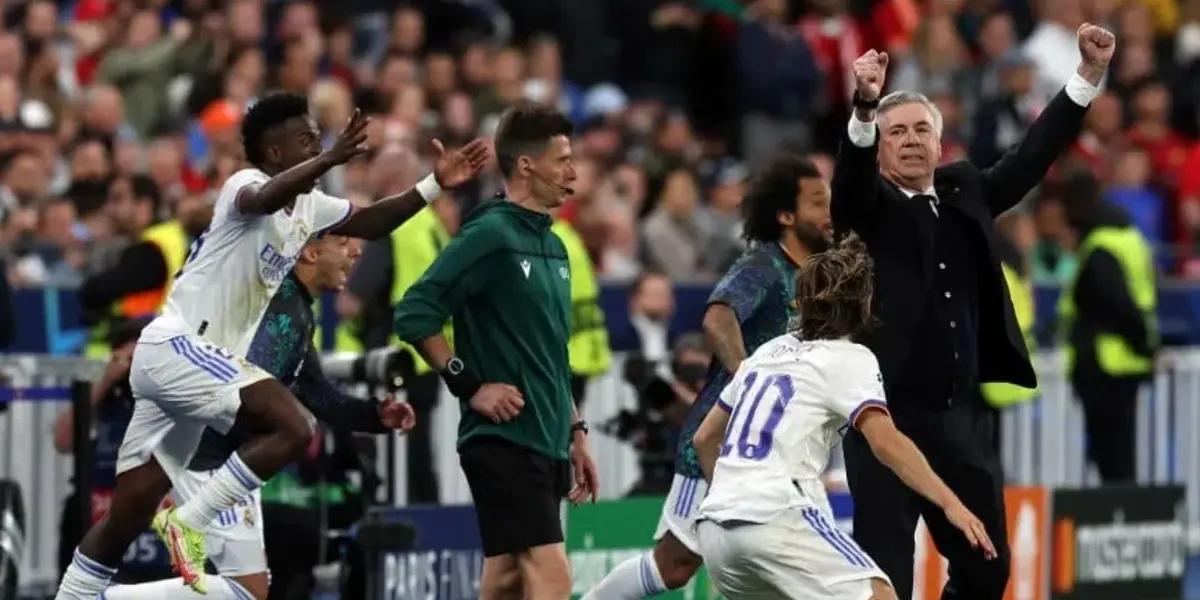 Diez años después del último ingreso, el entrenador italiano se sumó a la lista los del triplete.