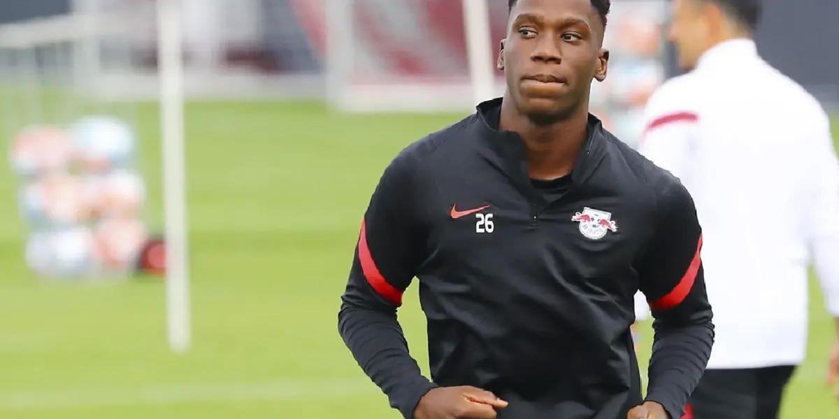 Dos de los juveniles surgidos de esa cantera inagotable llamada La Masía, y que salieron rápidamente del Fc Barcelona, hoy quieren volver al equipo culé. Detalles de dos situaciones bien particulares.