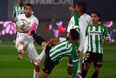 Duelo de campeones en el Santiago Bernabéu, el campeón de La Liga Real Madrid recibe al campeón de la Copa del Rey, Real Betis en el último partido de La Liga para ellos. A continuación, las novedades de los equipos.