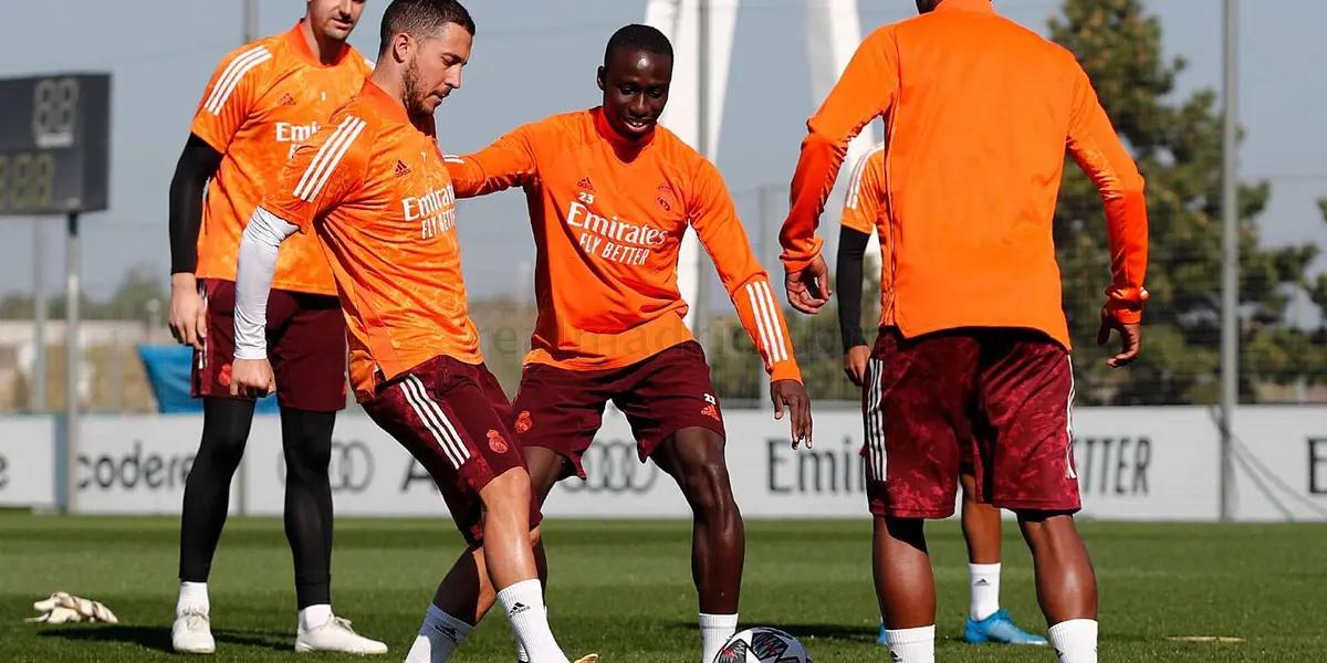 Eden Hazard no estará en el partido contra el Sevilla debido a una gastroenteritis y se perderá un nuevo encuentro en la temporada debido a una lesión.