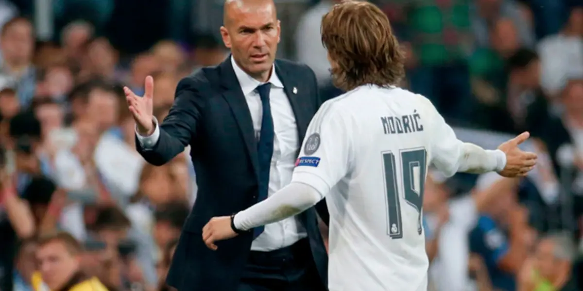 El alto contrato de Luka Modric y la mala relación con Zidane por la falta de minutos podrían facilitar la salida del croata.
 