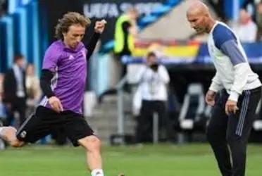 El alto contrato de Luka Modric y la mala relación con Zidane por la falta de minutos podrían facilitar la salida del croata.