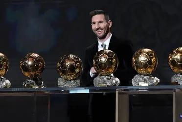 El argentino obtuvo su séptima conquista en el premio que entrega la revista France Football y la ceremonia tuvo la particularidad de la ausencia del delantero portugués, a sabiendas de que no ganaría.