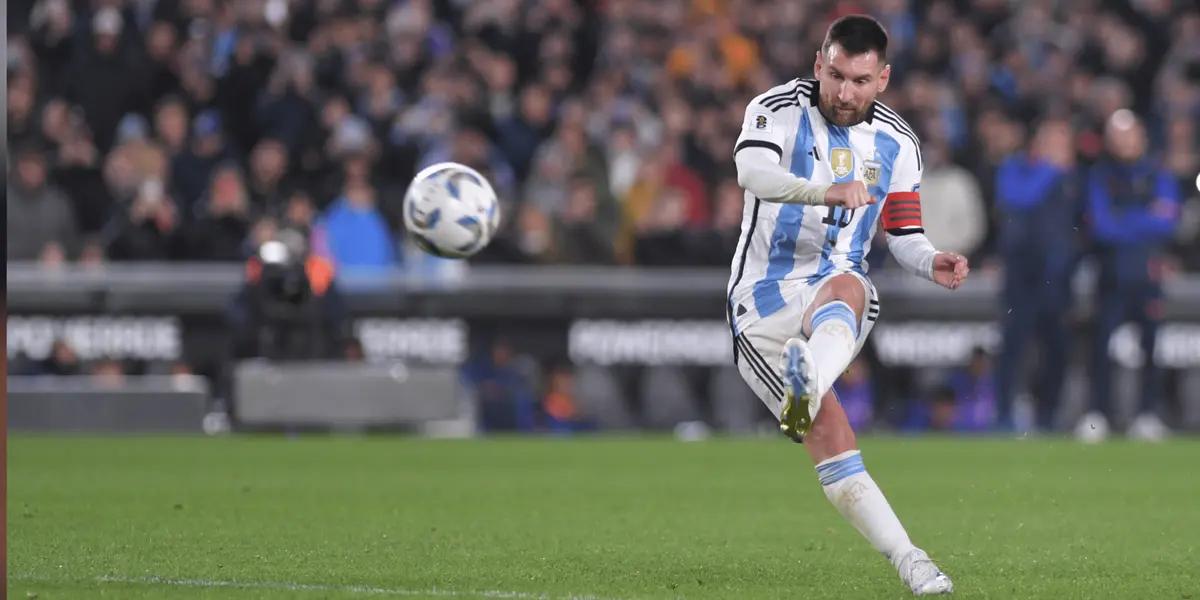 El astro argentino igualó dos fenomenales marcas con el gol de tiro libre ante Ecuador