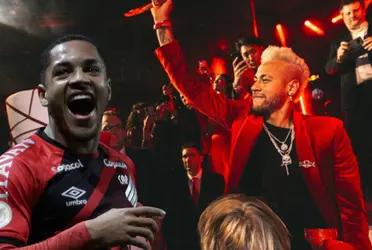 El astro brasileño no deja de asistir a eventos nocturnos mientras se recupera de su lesión, mientras tanto la nueva figura de los Culés sorprende a todos con su decisión