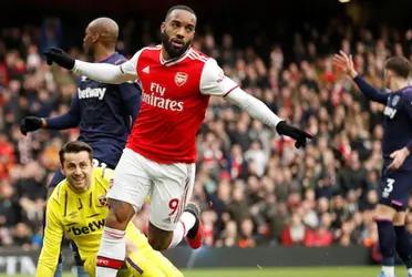 El atacante francés del Arsenal de la Premier League, está dispuesto a todo para arribar al Atlético Madrid. Detalles de las señales que brinda el futbolista.