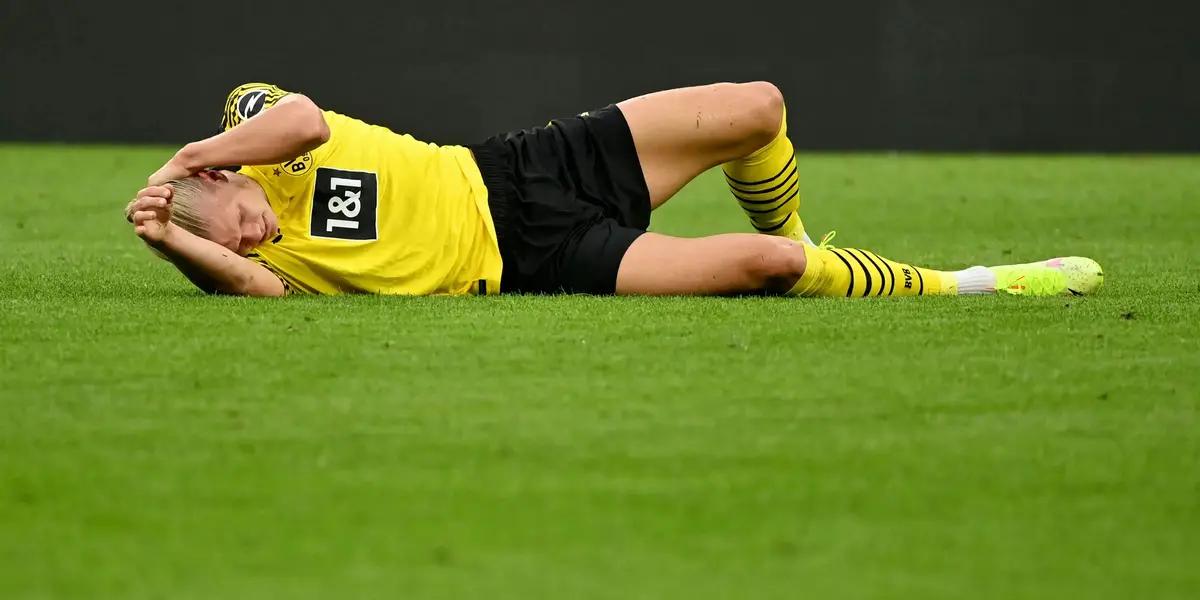 El atacante noruego Erling Haaland venía con molestias físicas en las últimas jornadas. según inorma la prensa alemana, se perdería el resto del año por una lesión en la cadera.