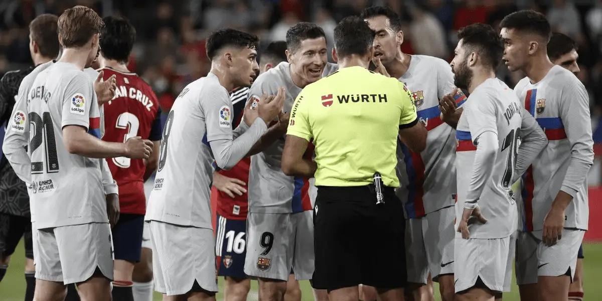 El atacante polaco fue suspendido por 3 fechas en La Liga y el Barza quiere revertir la decisión.