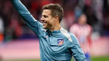 El Atlético de Madrid subió una foto de Azpilicueta con su mano saludando haciendo referencia a la manita del Barcelona contra el Madrid