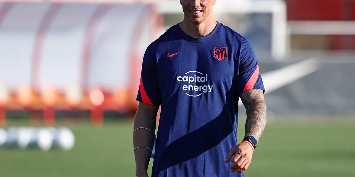 El Atlético Madrid elige al Fernando Torres como apuesta para los chicos del club colchonero, Finalmente lugo de la polémica el niño podrá dirigir en las juveniles del atlético Madrid.