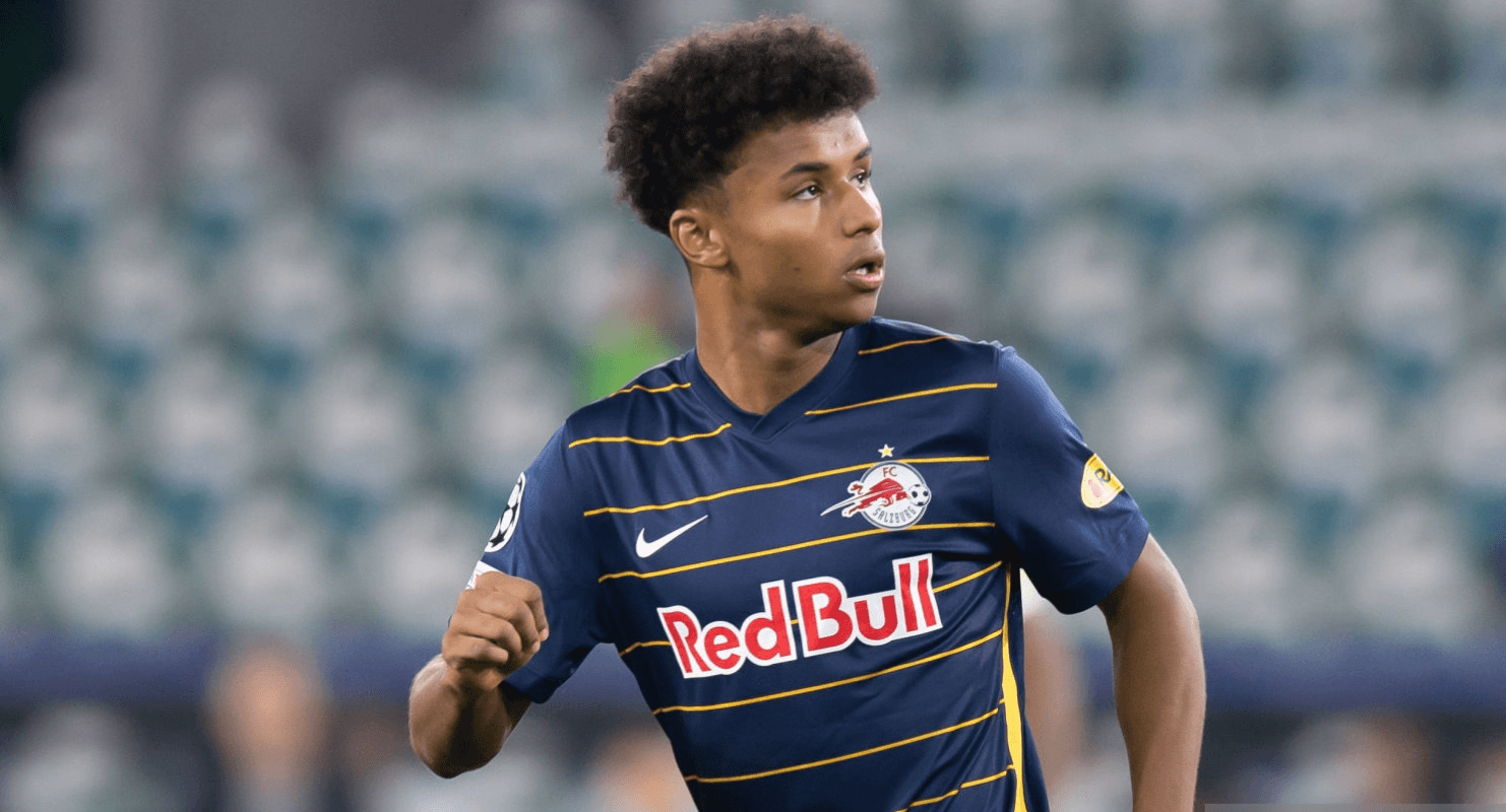 El Barcelona ha trasladado una propuesta de 40 millones de euros al RB Salzburg para iniciar las negociaciones por la estrella alemán, causando el enojo de algunos simpatizantes quienes preferían retener a Messi con ese dinero en vez de apostar por un joven talento.