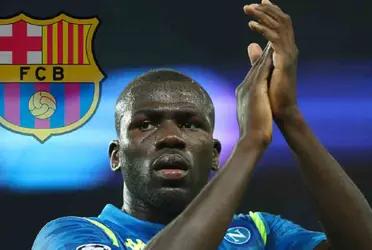 El Barcelona quiere fichar a Koulibaly y ante las constantes negativas del Napoli de venderlo, el club culé aguardaría a que el francés culmine su contrato en 2023 para ficharle a coste cero.
