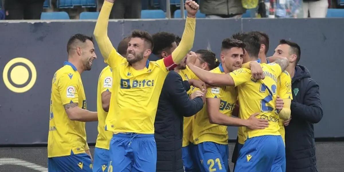El Cádiz gana desde el comienzo 1 a 0 al conjunto colchonero