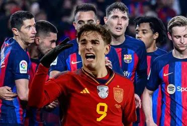 El canterano estará de baja por seis meses luego de su rotura de ligamentos, aunque esto poco le importó al club Blaugrana