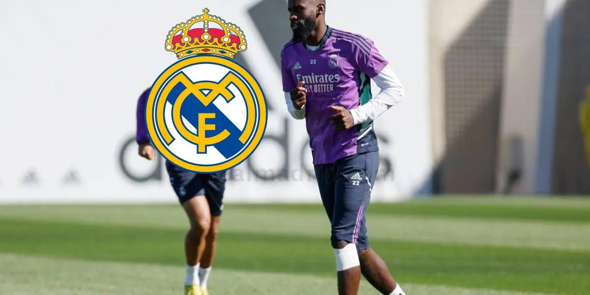 El central alemán fingió estar lesionado al chutar y causó preocupación en sus compañeros