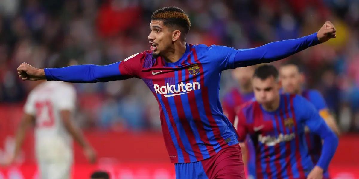 El central uruguayo se ha convertido en una autentica estrella culé, con solo 23 años el futbolista es una de las piezas claves del equipo dirigido por Xavi Hernández y muchos ya lo consideran el próximo Carles Puyol de la plantilla.