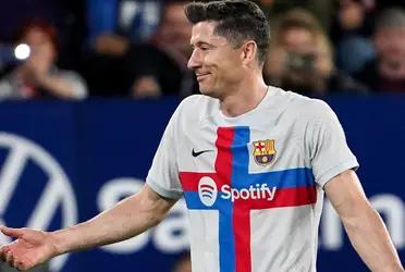 El centrodelantero mantiene su buena relación con los colegiados.