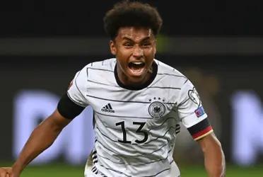 El club catalán venía siguiendo de cerca a la nueva figura emergente del fútbol aleman, el juvenil delantero Karim Adeyemi. El atacante seguiría su carrera en la Bundesliga, aceptando pasar al Borussia Dortmund