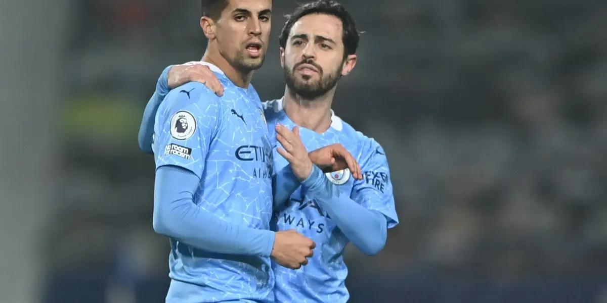 El conjunto catalán planea un intercambio impactante de futbolistas.