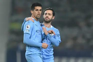 El conjunto catalán planea un intercambio impactante de futbolistas.