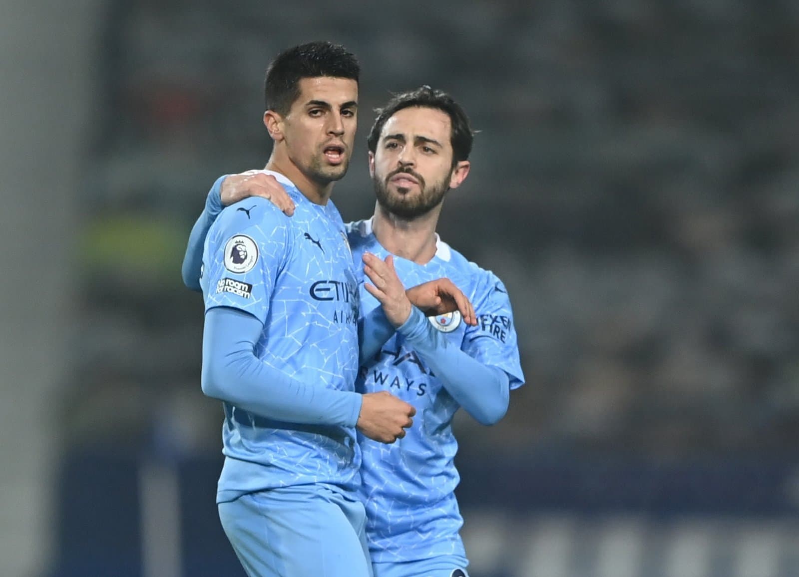 El conjunto catalán planea un intercambio impactante de futbolistas.