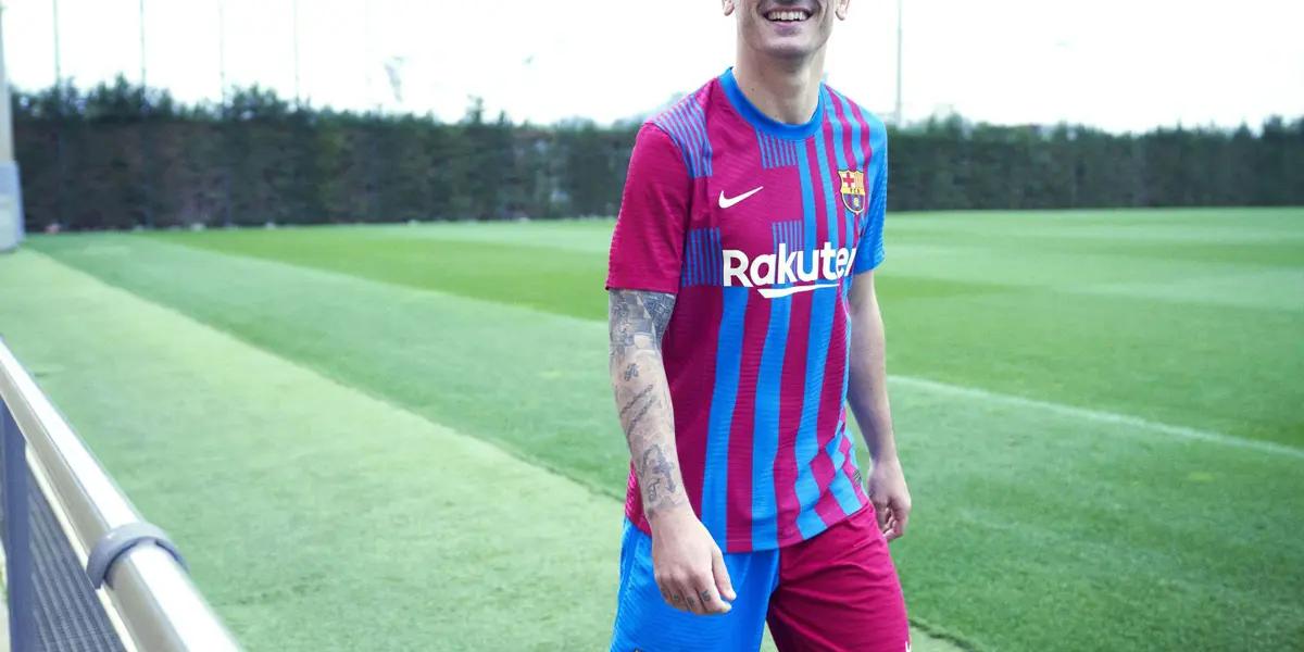 El conjunto culé presentó su nueva camiseta.