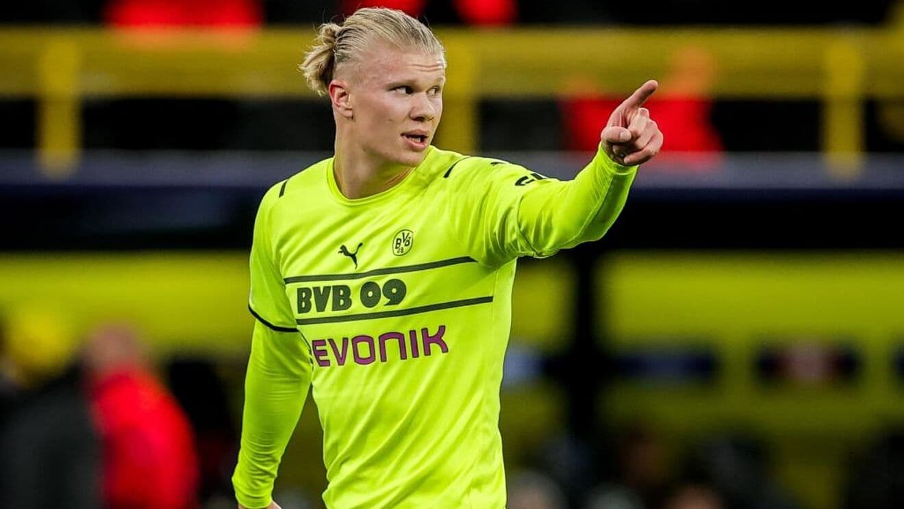 El contrato de Nike con el goleador noruego finalizó el pasado 31 de Diciembre y Puma puso sobre la mesa un contrato de 8 millones de euros anuales para que el delantero vista su marca.