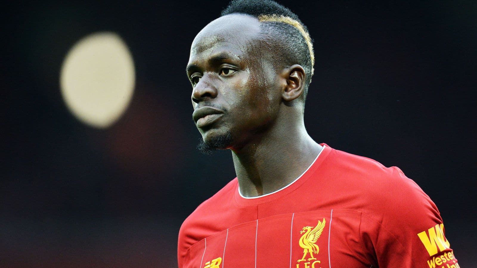El crack del Liverpool vería con buenos ojos llegar a LaLiga y en el conjunto culé lo consideran un delantero muy importante con el que pueden llegar a dar un salto de jerarquía.