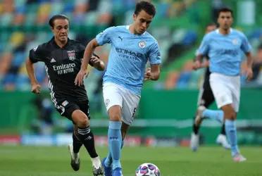 El defensa español está a un paso de oficializar su fichaje por el Barca.