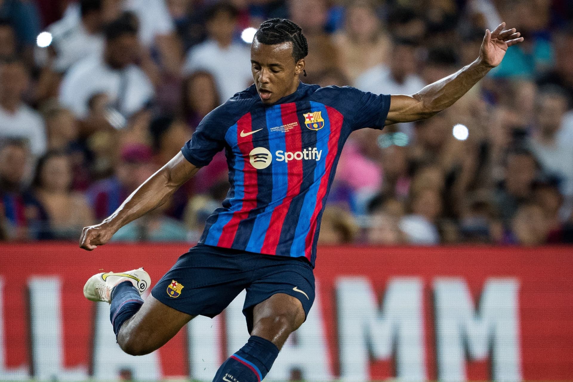 El defensor del blaugrana valoró la victoria y resaltó porque ganaron.