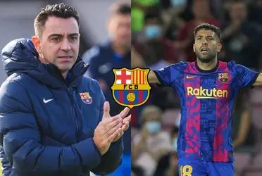 El defensor español no pasa por su mejor momento y para completar, el entrenador le habría dado la espalda.