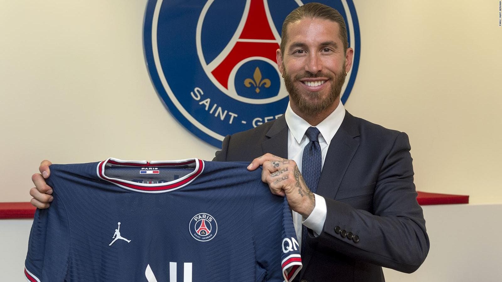 El defensor español Sergio Ramos, flamante refuerzo del París Saint Germain, tiene una vida repleta de lujos debido a los millones que cobra año a año. Actualmente con su increíble nuevo contrato podrá continuar comprando estos increíbles objetos.