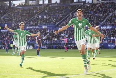 El defensor estaría pronto a renovar su vínculo con el club español hasta 2026, dejando pasar ofertas importantes de clubes como Ajax o Borussia Dortmund.