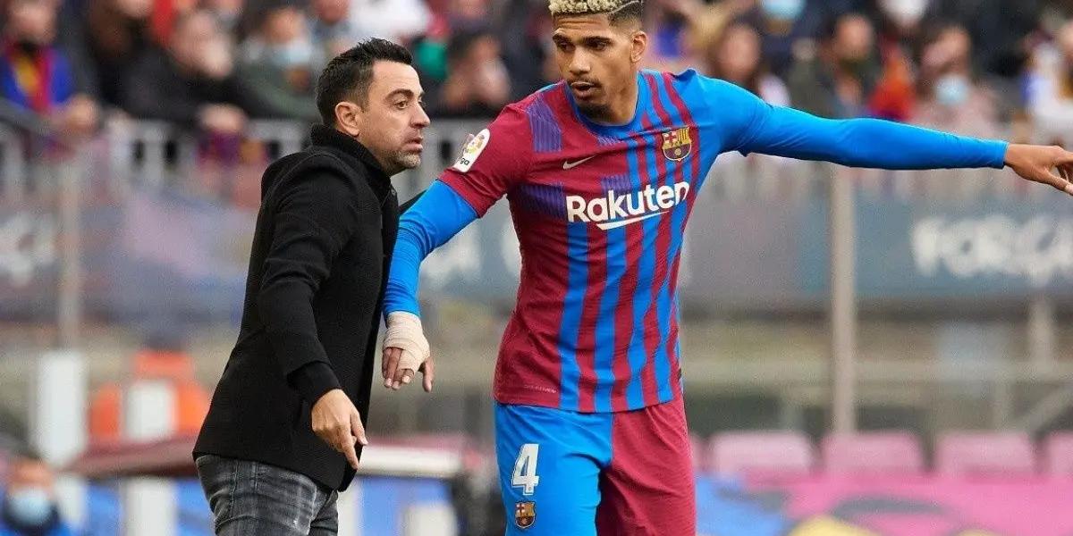 El defensor salió a bancar a uno de sus compañeros con un mensaje particular para su entrenador.