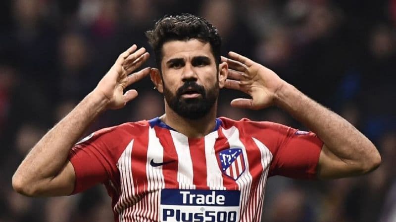 El delantero analiza su futuro, y este podría dejar de estar ligado al colchonero para cambiarlo por una liga menor de Europa.