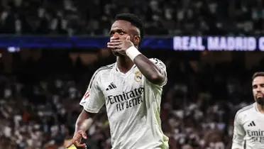 El delantero brasileño marcó tremendo gol desde fuera del área