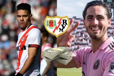 El delantero colombiano podría irse en busca de nuevos objetivos, y por lo tanto, desde la dirigencia ya piensan en nuevas opciones.