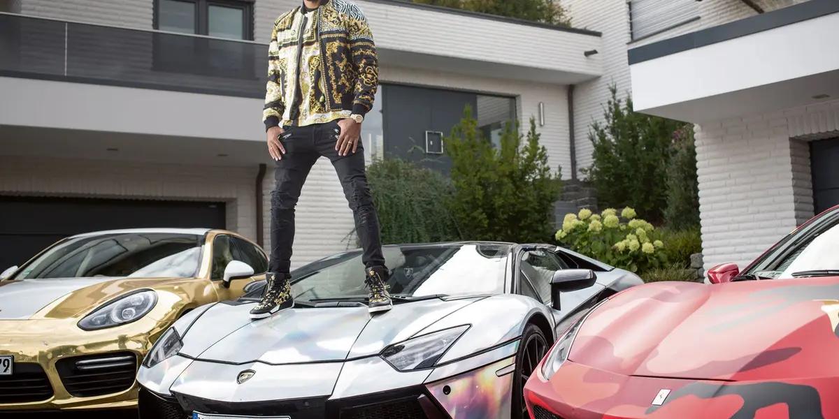 El delantero culé de 31 años posee un amplio catálogo de vehículos deportivos, en donde cada uno tiene un diseño distinto y original que destaca por sobre los demás.