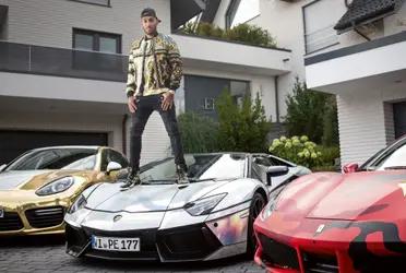 El delantero culé de 31 años posee un amplio catálogo de vehículos deportivos, en donde cada uno tiene un diseño distinto y original que destaca por sobre los demás.